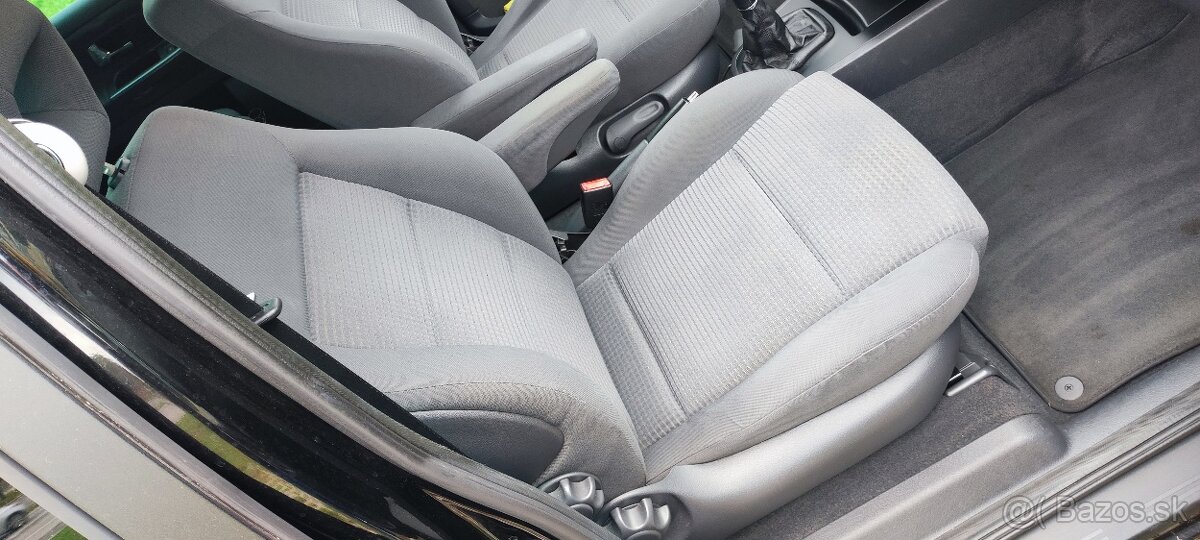 Volkswagen Sharan 1.9 TDI 85kW 130tis km - 18