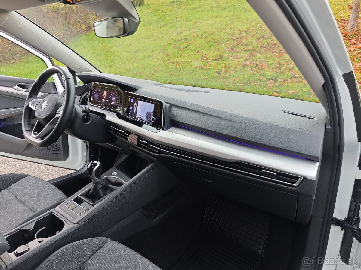 VW Golf 1.5 TSI Life Virtual kokpit Front&Lane Assist - 18