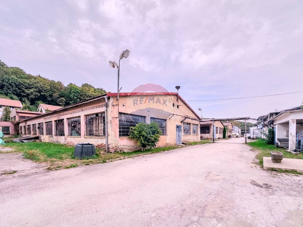 Výrobno skladovací areál SANDRIK Štós s fungujúcou výrobou- - 18