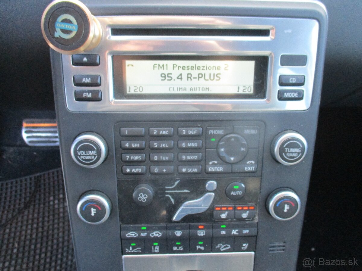 VOLVO XC70 2,4D5 151kw AWD SUMMUM GPS Radar 2011 - 18