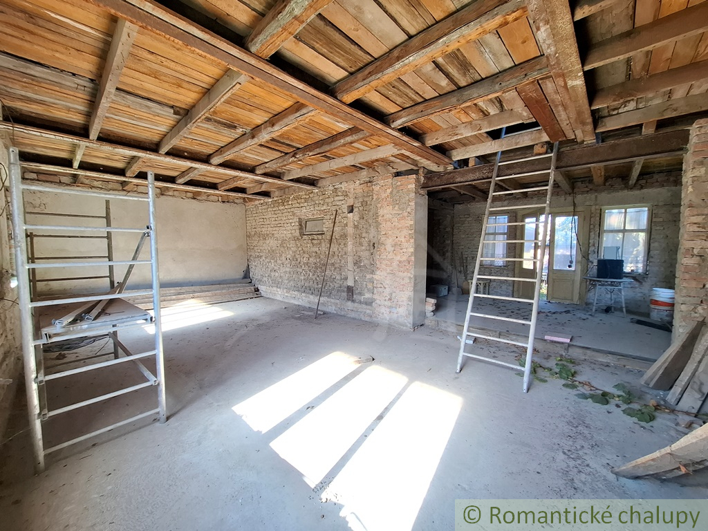 Rozostavaný rodinný dom s veľkým pozemkom v podunajskej ob - 18