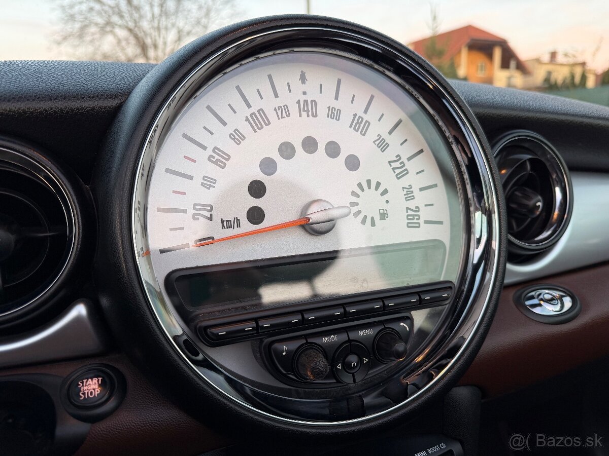 Mini Cooper Cabrio 1.6 • Benzín • 2011 • - 18