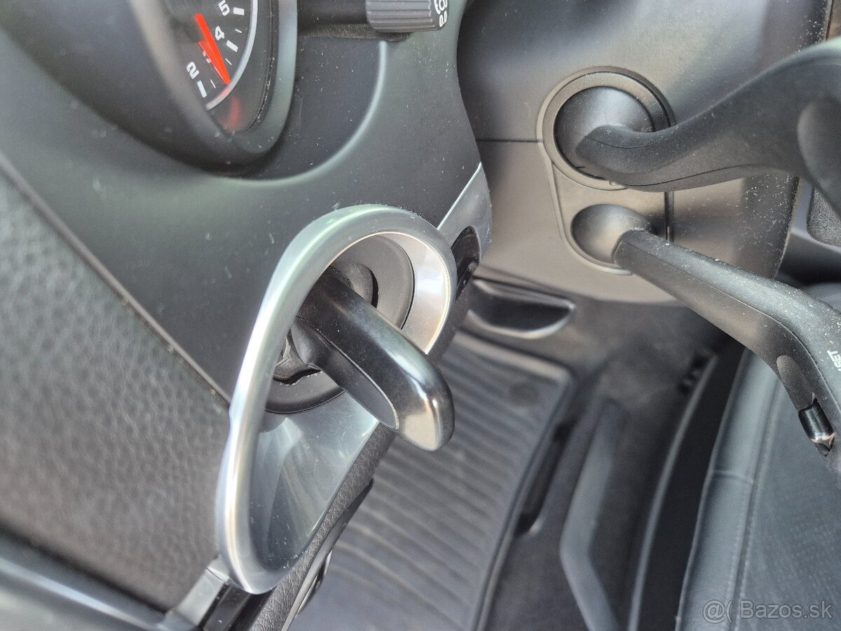 Porsche cayenne 3.0 TDI plná výbava - 18