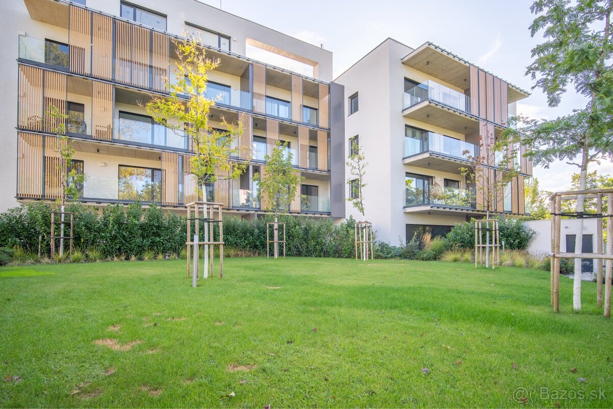 PREDAJ Luxusný 2 izbový byt 74m2 + 41m2 terasa, Staré Mesto - 18