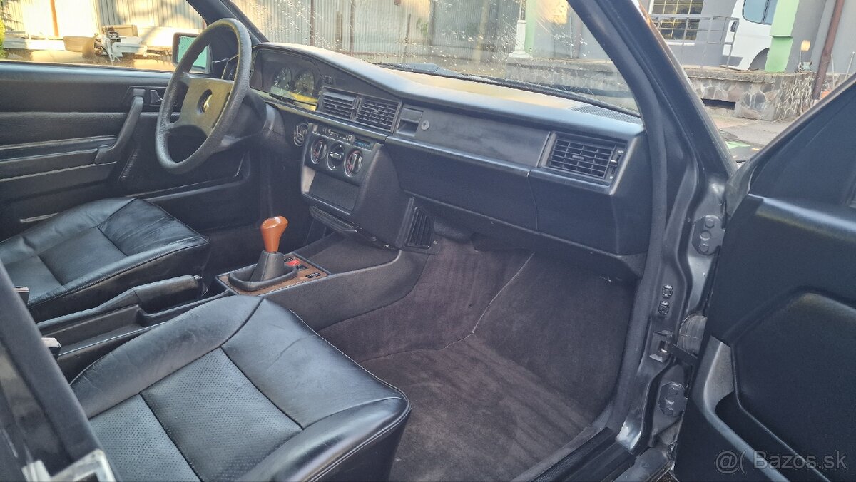Mercedes Benz W 201 190 E - 18