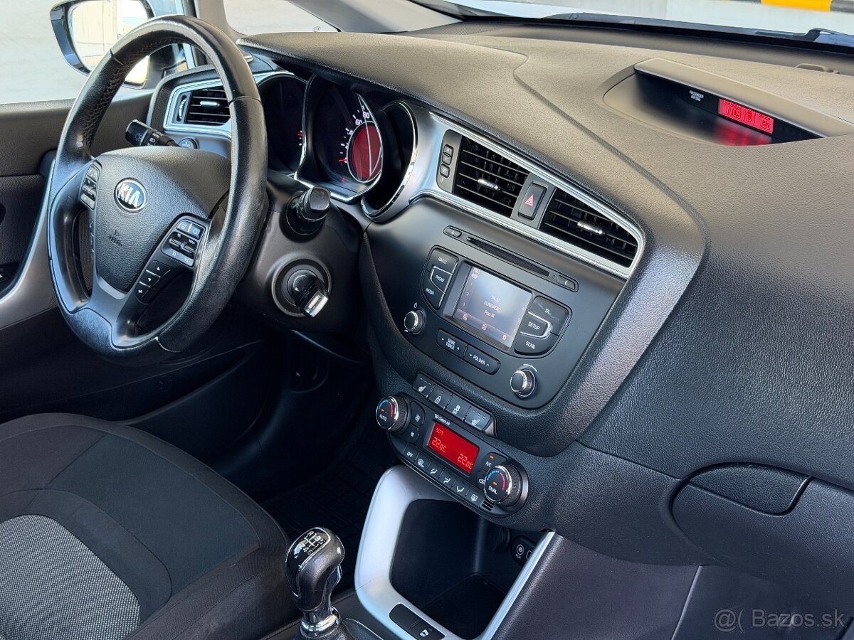 Kia Ceed SW 1.6 CRDi VGT Gold SR auto Facelift - 18