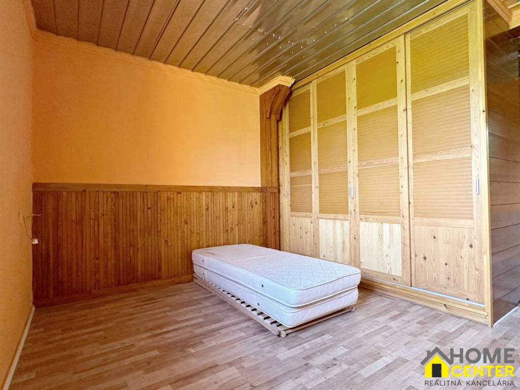 NA PREDAJ 3 IZBOVÝ RODINNÝ DOM S HALOU A BYTOVOU JEDNOTKOU - 18