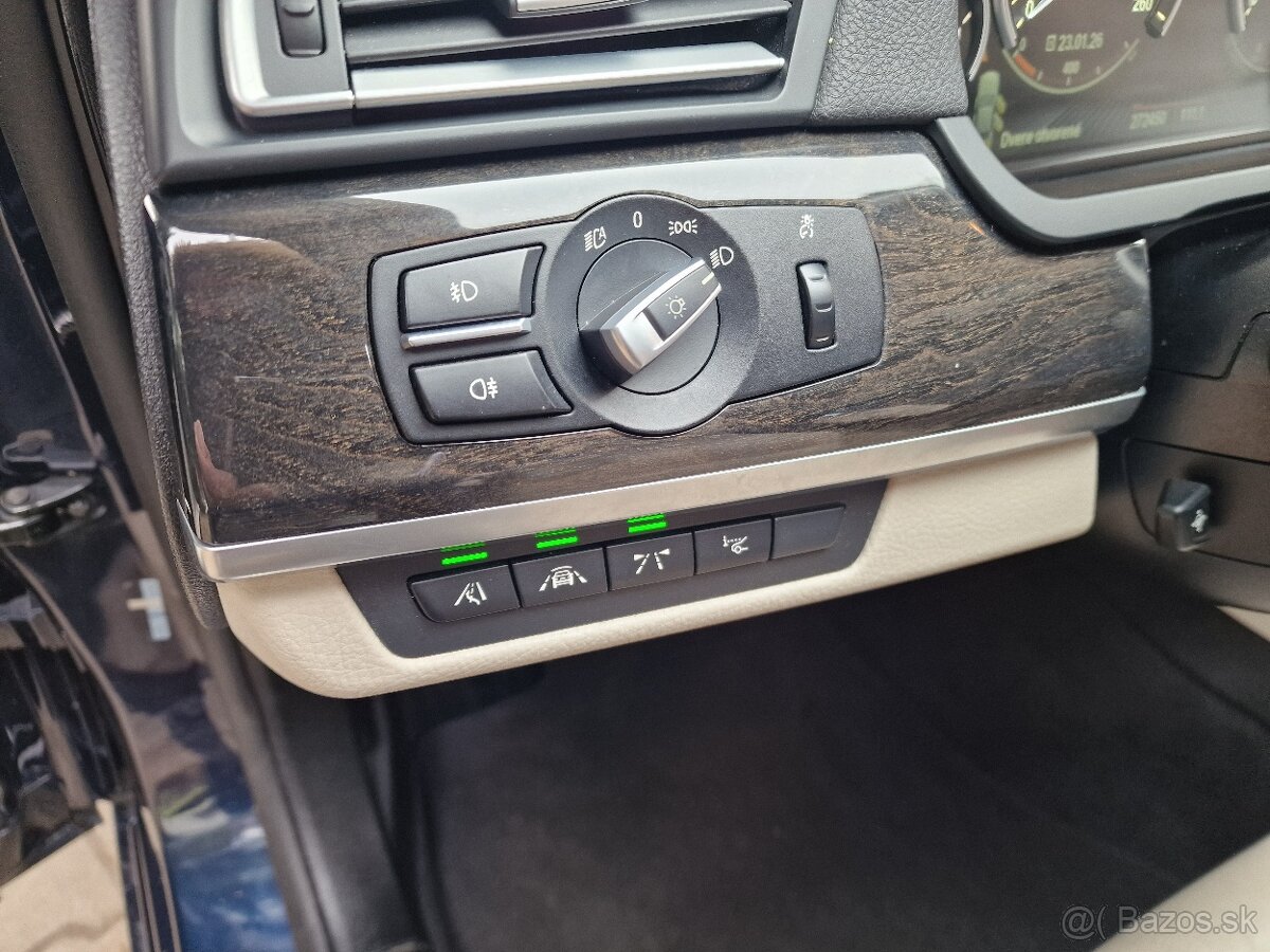 BMW 740i 320k A/T8 (benzín) - 18