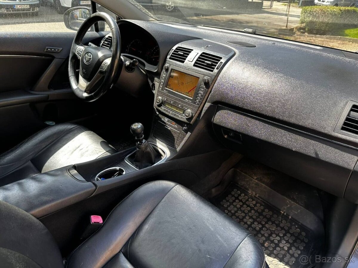 Toyota Avensis combi 2.2 D-4D Exclusive - 18