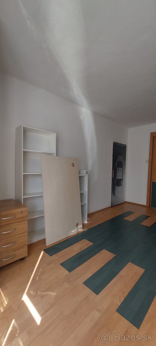5 PRECHODOVÝCH KANCELÁRIÍ - 18