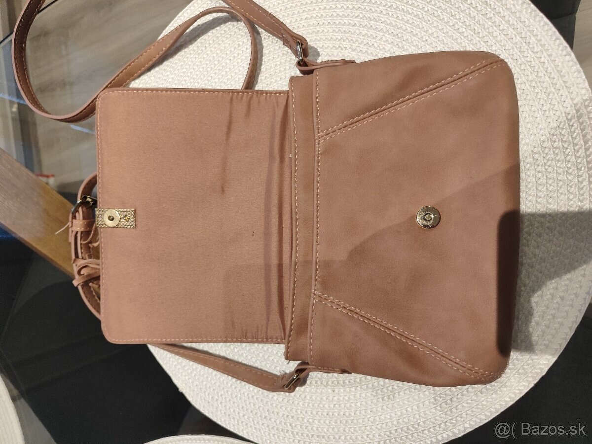 šaty, vesta, kabelka - 18