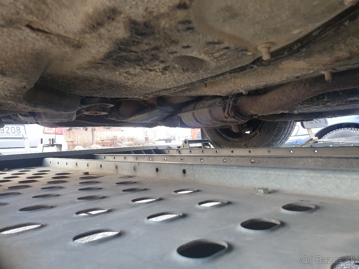 Audi 100 c3 doutník sedan 5V 2.3 benzín - 18