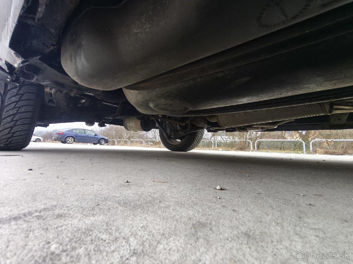 Predam VW Sharan 1.9TDI 96kW - 18