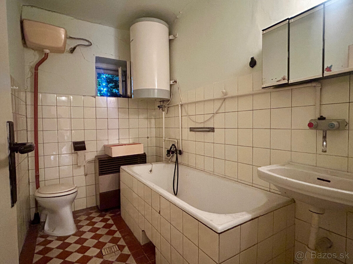 Predám 5-izb.VIDIECKY dom s GARÁŽOU,let.kuchyňou,na 2041m2m - 18