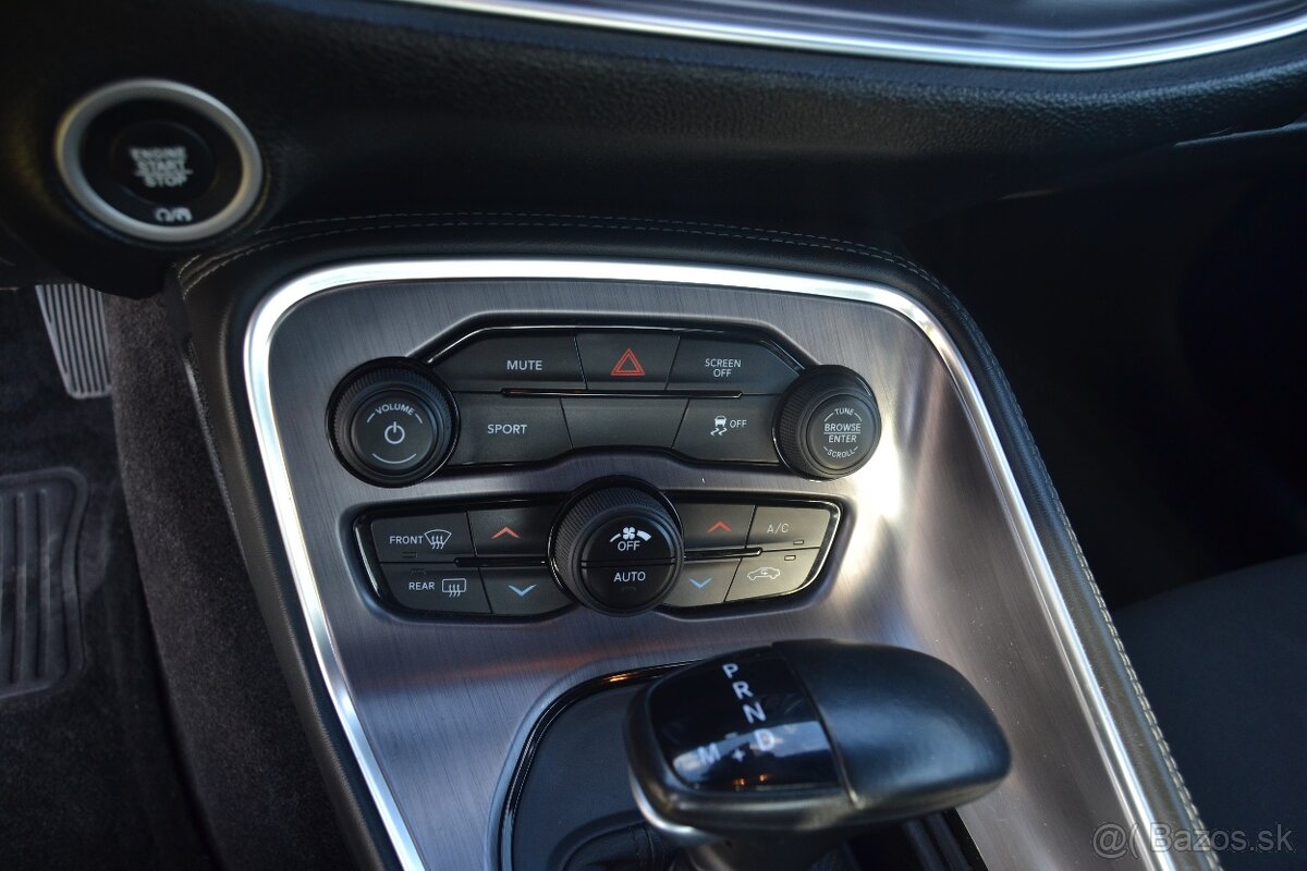 Dodge Challenger - 18