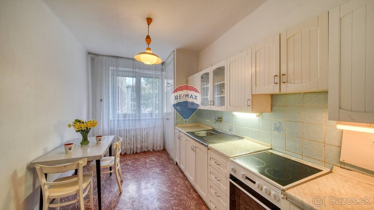 Priestranný 3-izbový byt v centre Piešťan - 18