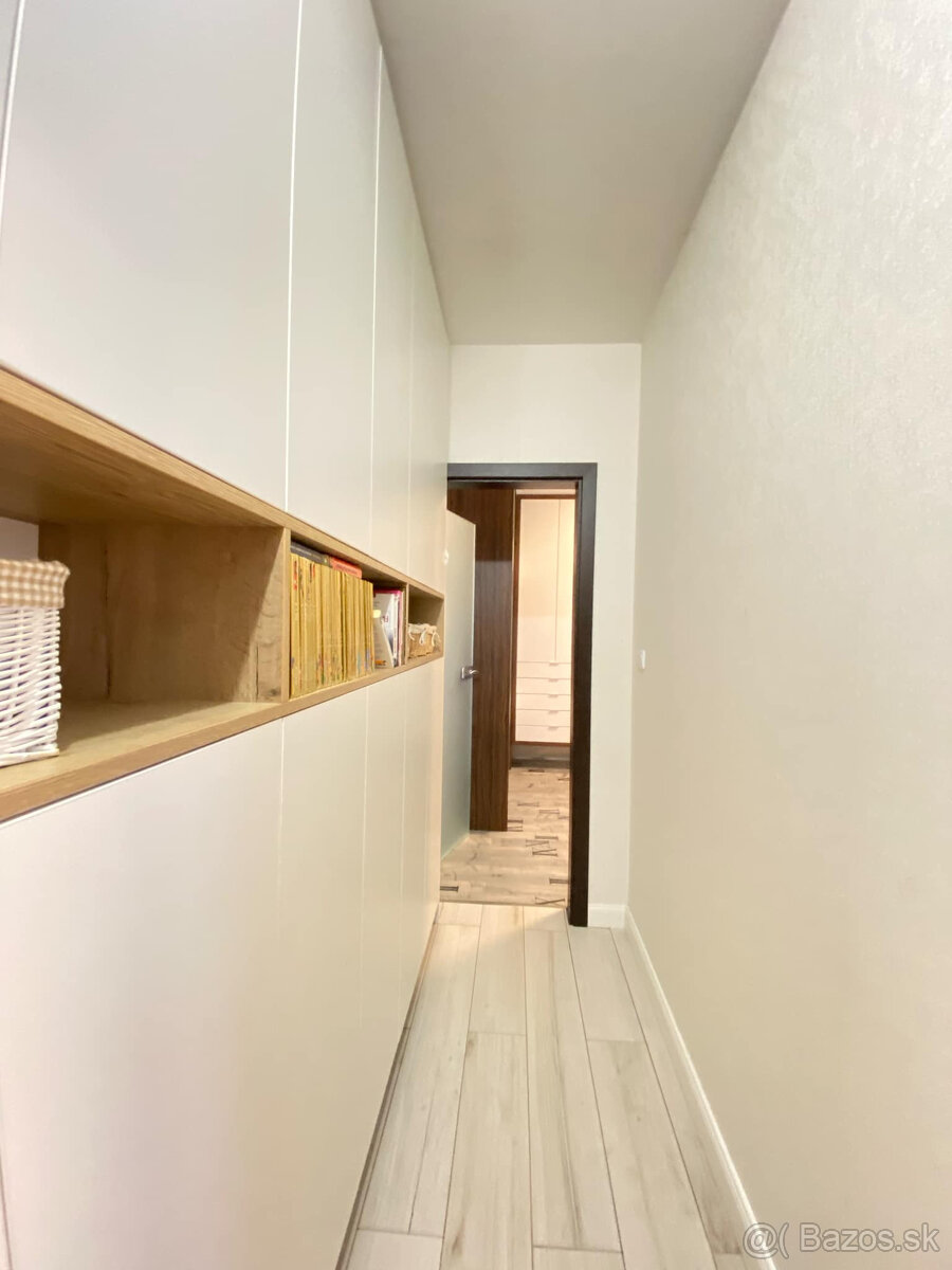 0918197701-307 900,- € NOVÁ CENA Na predaj krásny, štýlo - 18