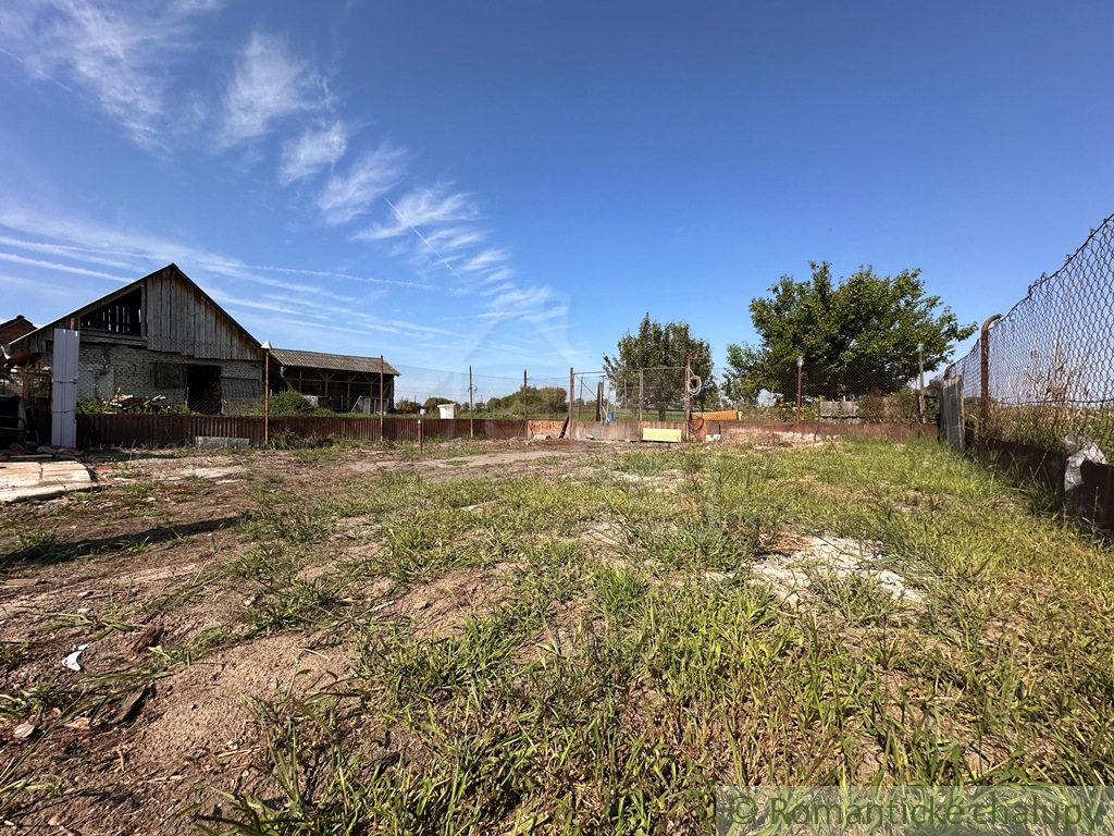 Predaj dlhého vidieckeho domu v Andovciach – pokojná lokal - 18