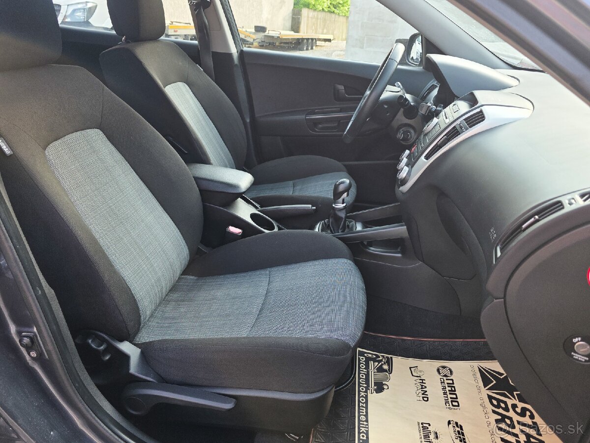 Kia Ceed • 1.4 CVVT • Facelift • mod. 2011 • Veľký Servis - 18