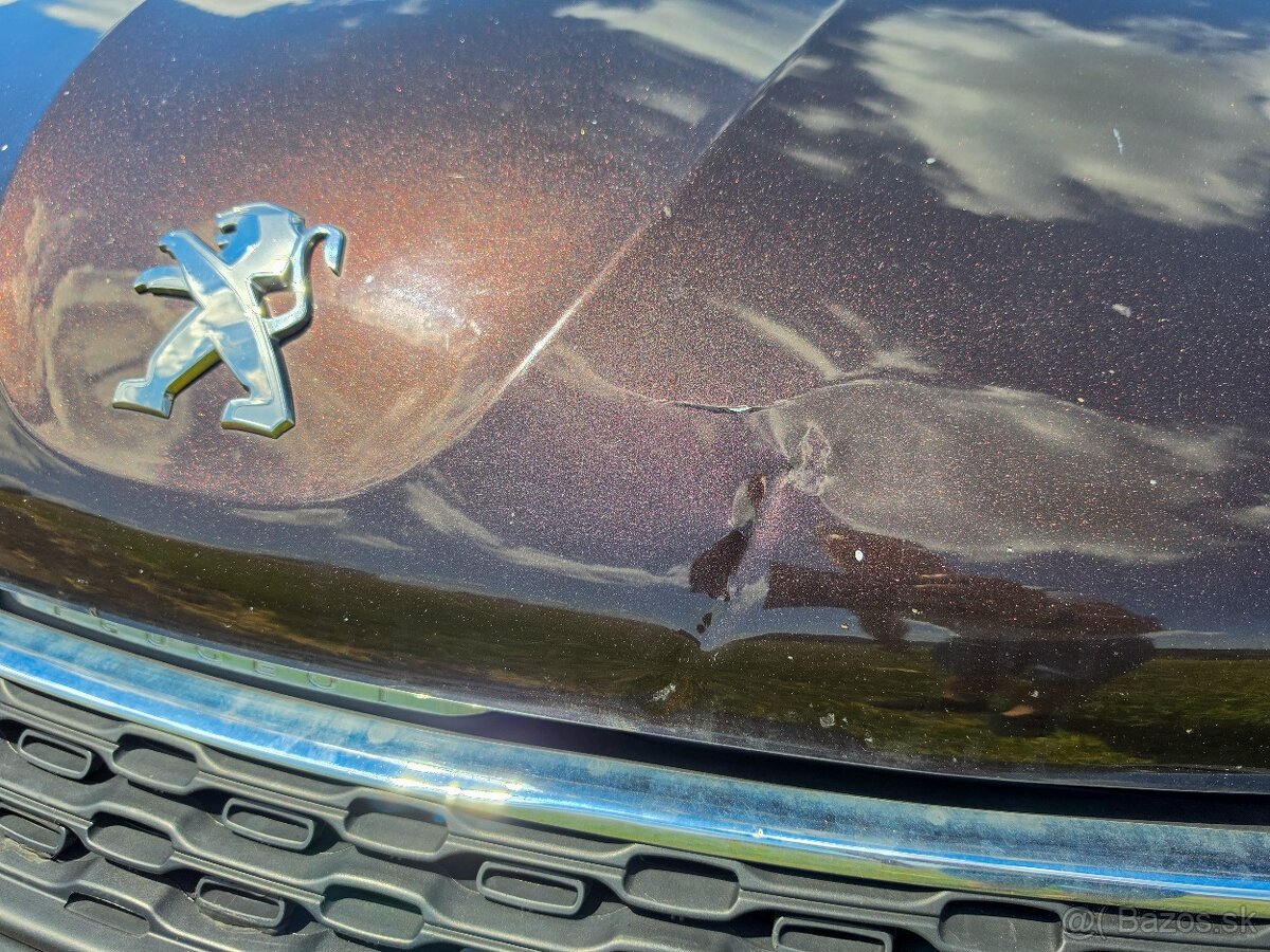 Peugeot 208/ 1.2 / 60kW/ M5 - 18