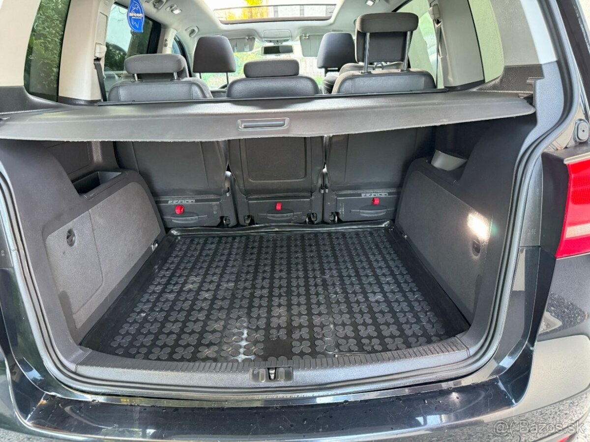 Volkswagen Touran 2.0 TDI Cross, Mesačne: 225€ - 18