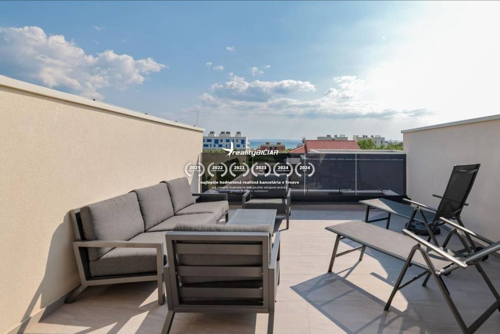 PRIVLAKA - Radový dom - predaj - 18