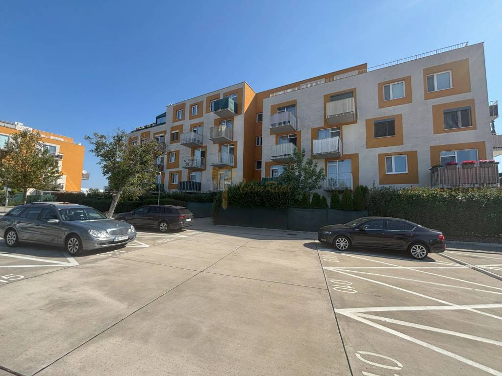 2-izb. byt, Bystrická ul., Devínska Nová Ves, pivnica, park. - 18