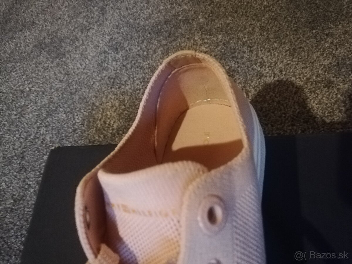 Predám tenisky Tommy Hilfiger - veľkosť č. 36 - 18