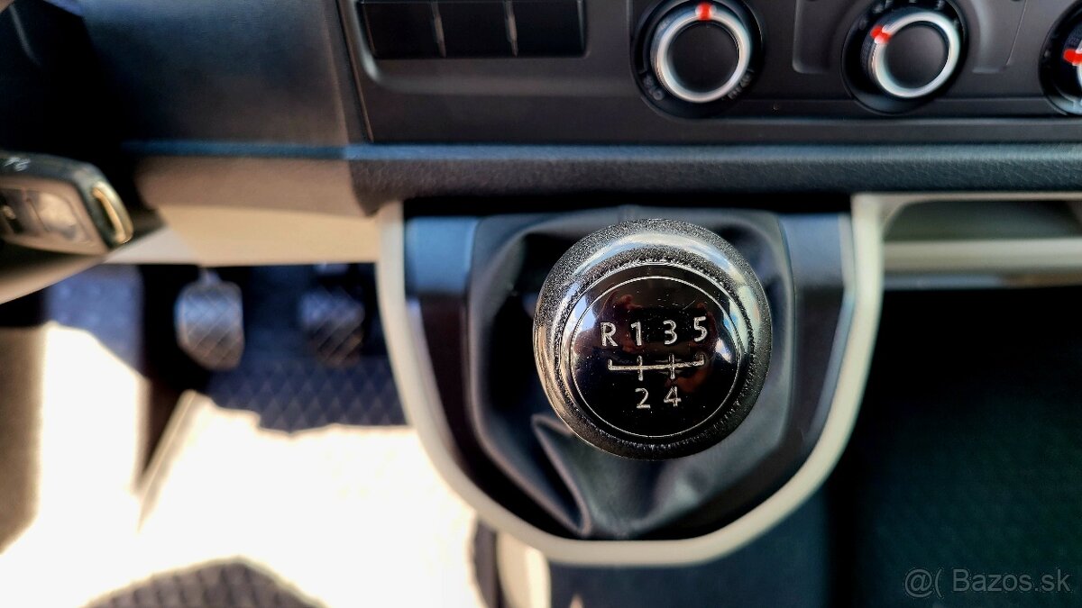 Volkswagen T6 Transporter 2,0 TDI CR-75 kw Long 5miestny - 18