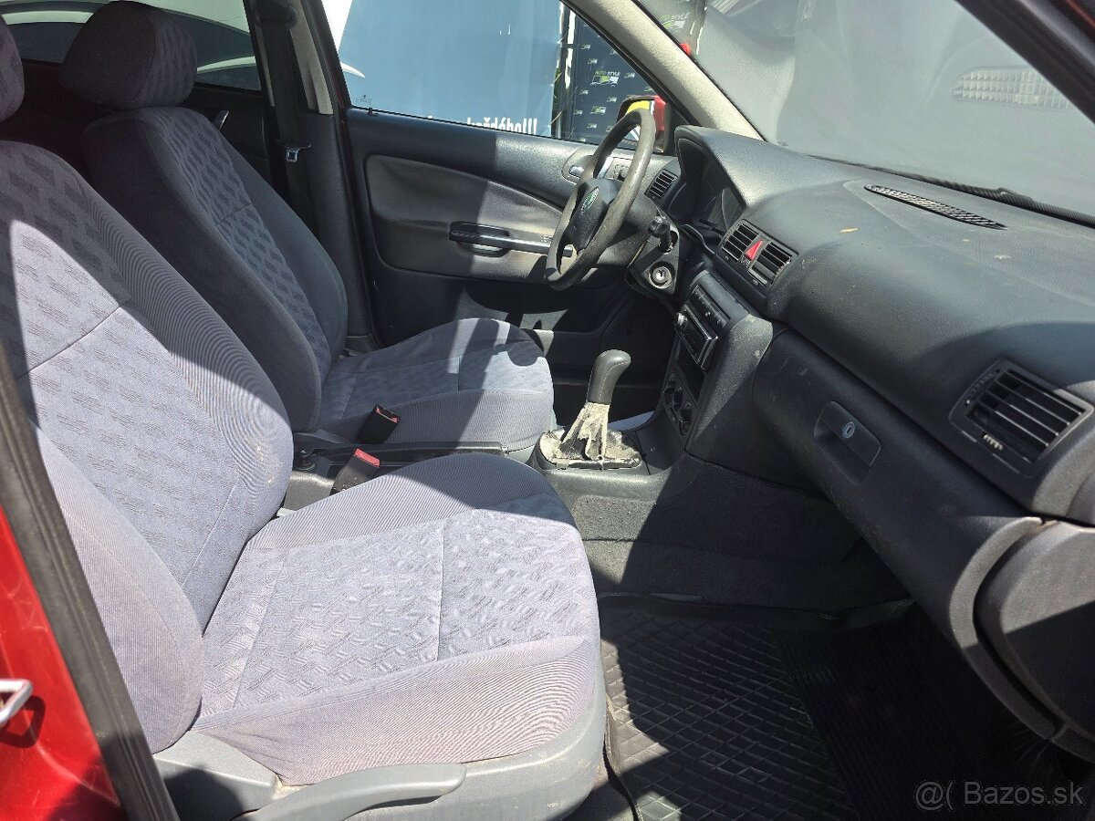 Škoda Octavia Combi 1.9 TDI TOUR - 18