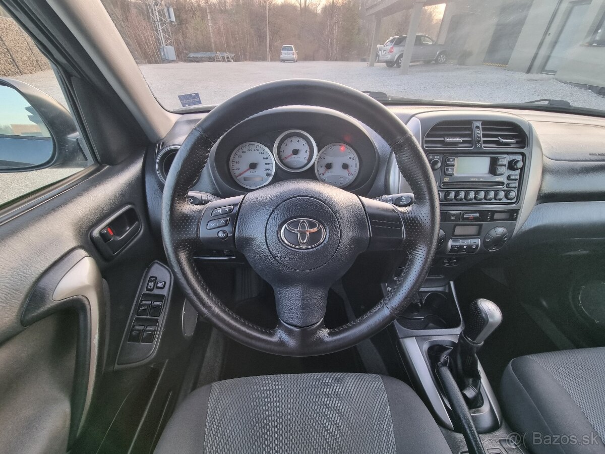 TOYOTA RAV4 2,0D4D 4x4 - 18