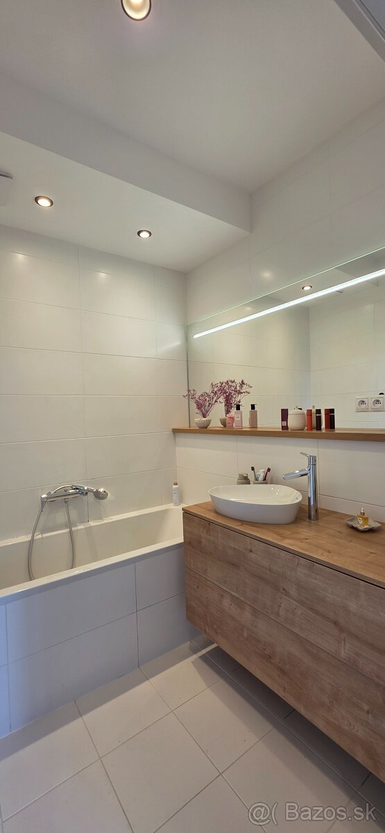 Luxusný zariadený 2 izbový byt Malinovo Tri vody - 18