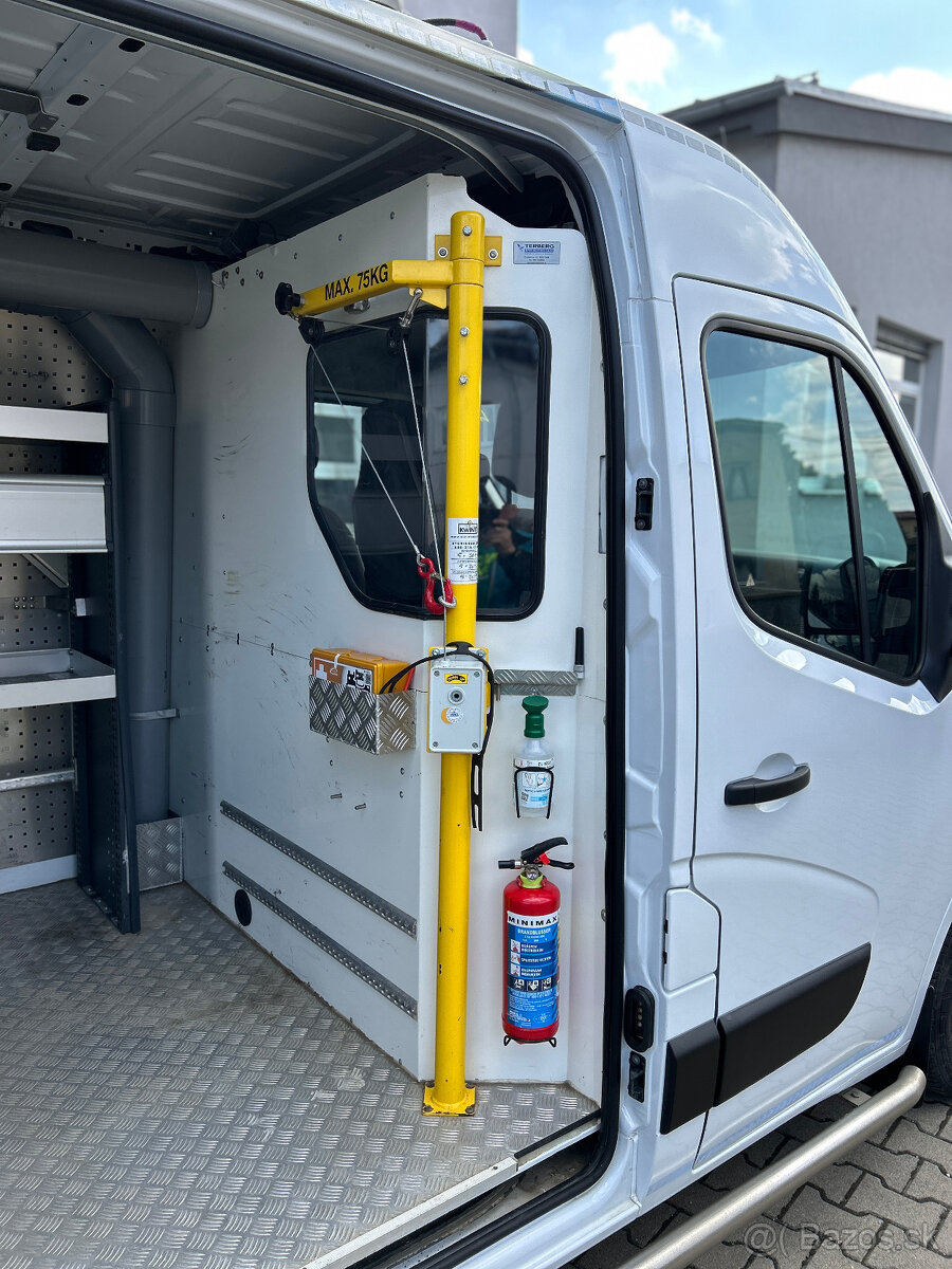 Renault Master 2.3 - regálový systém BOTT + žeriav, DPH - 18