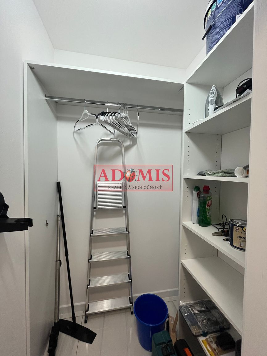 prenájom FOR RENT 4-izbový zariadený byt, ulica SNP, Košice- - 18