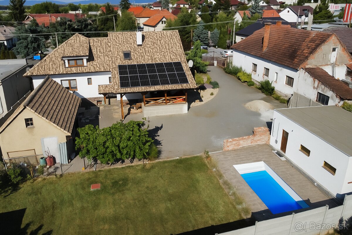 Veľký 4 izbový rodinný dom s bazénom, Krásno - Partizánske - 18