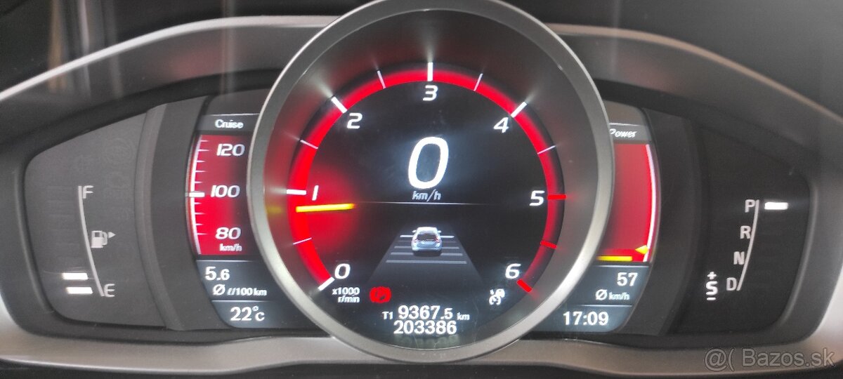 Volvo V60 D4 2.0L Drive-E Base Geartronic 133kW181HP A8 - 18