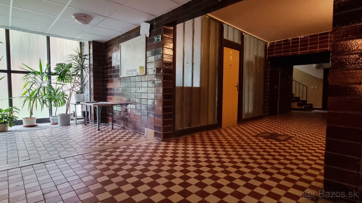 2i byt Pri Šajbách, BA -. Rača, po kompl. rek., ZARIADENÝ - 18