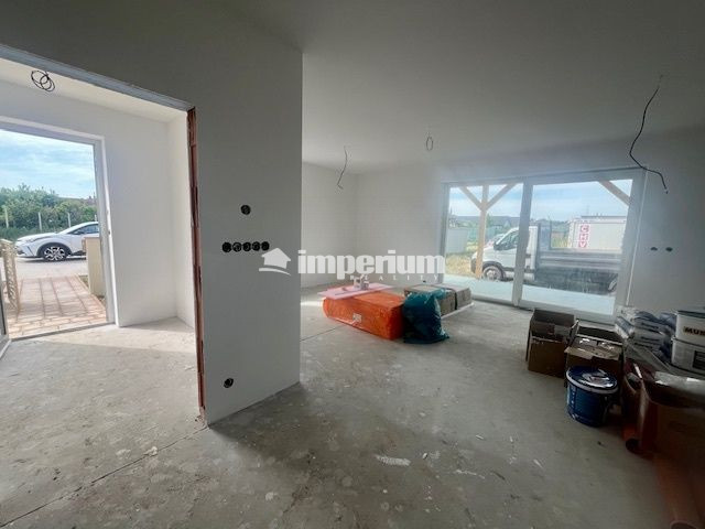 Na predaj 4 izbový bungalov v stave holodomu - obec Kyselica - 18