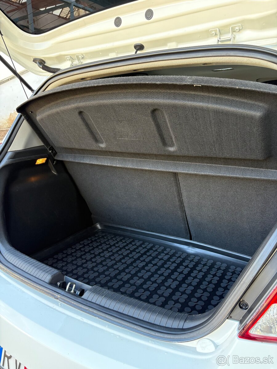 Hyundai i20 1.2 benzín (2013)- len 87000km, nová STK - 18