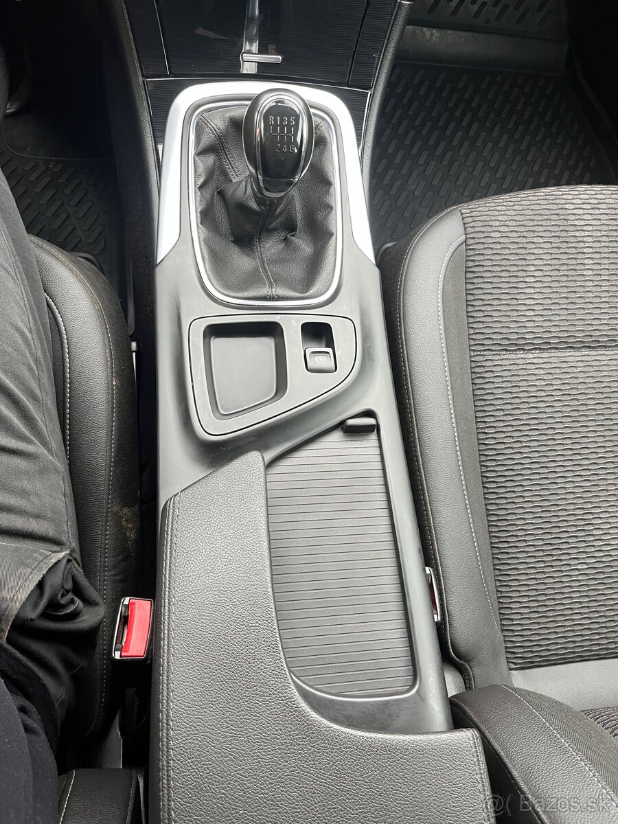 Opel Insignia Hatchback 2016 229 000 km 1.6 CDTi 100kw - 18