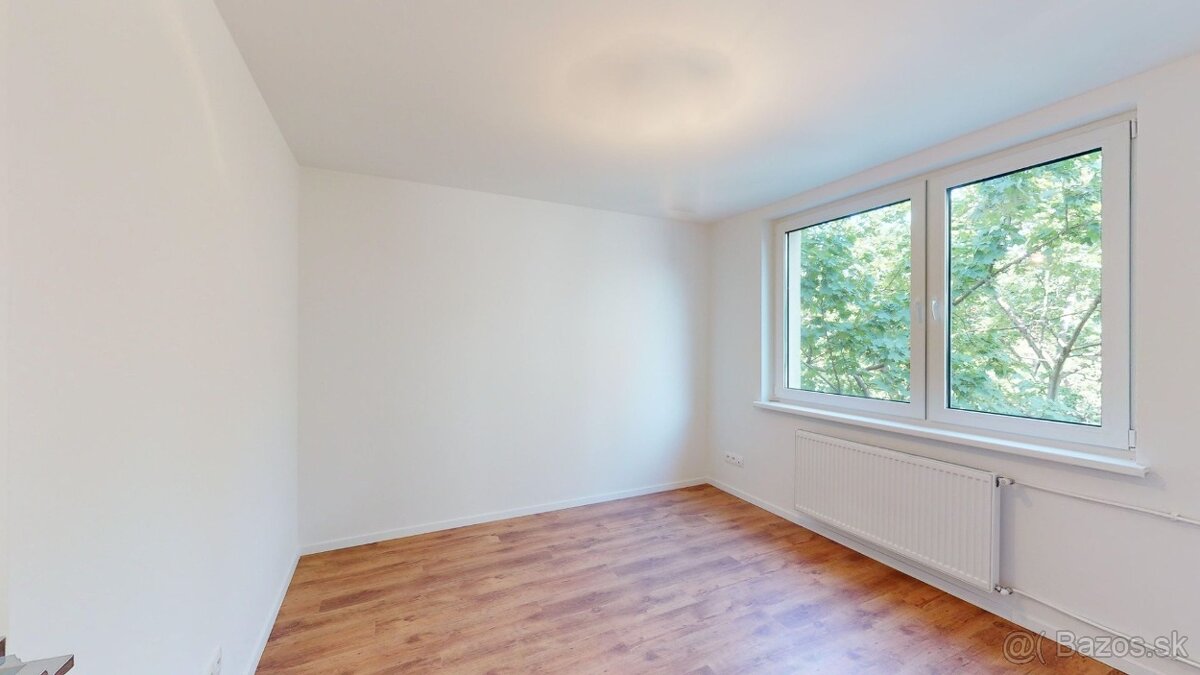 Priestranný 4 izbový byt s balkónom - Rezedová - 18