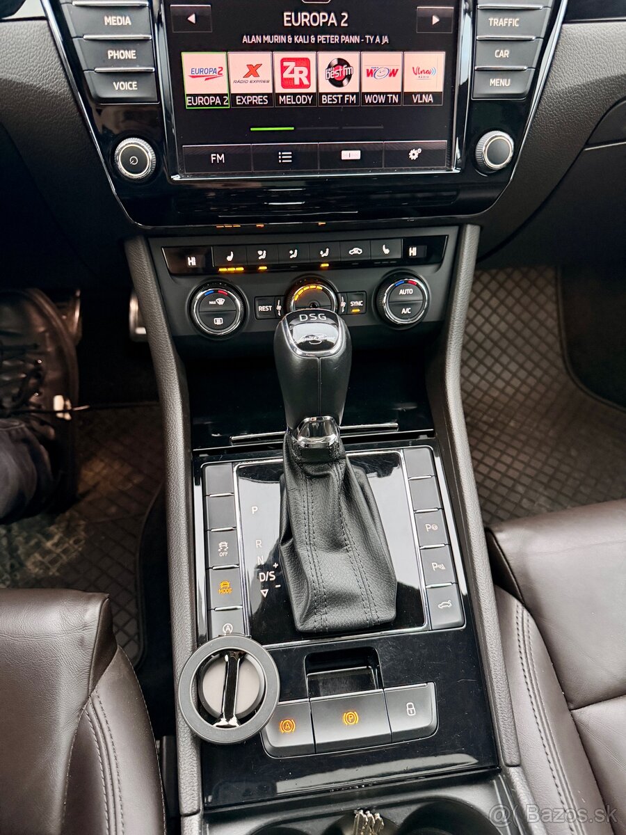 Škoda Superb 2.0TDI DSG 2015 Laurin & Klement - 18