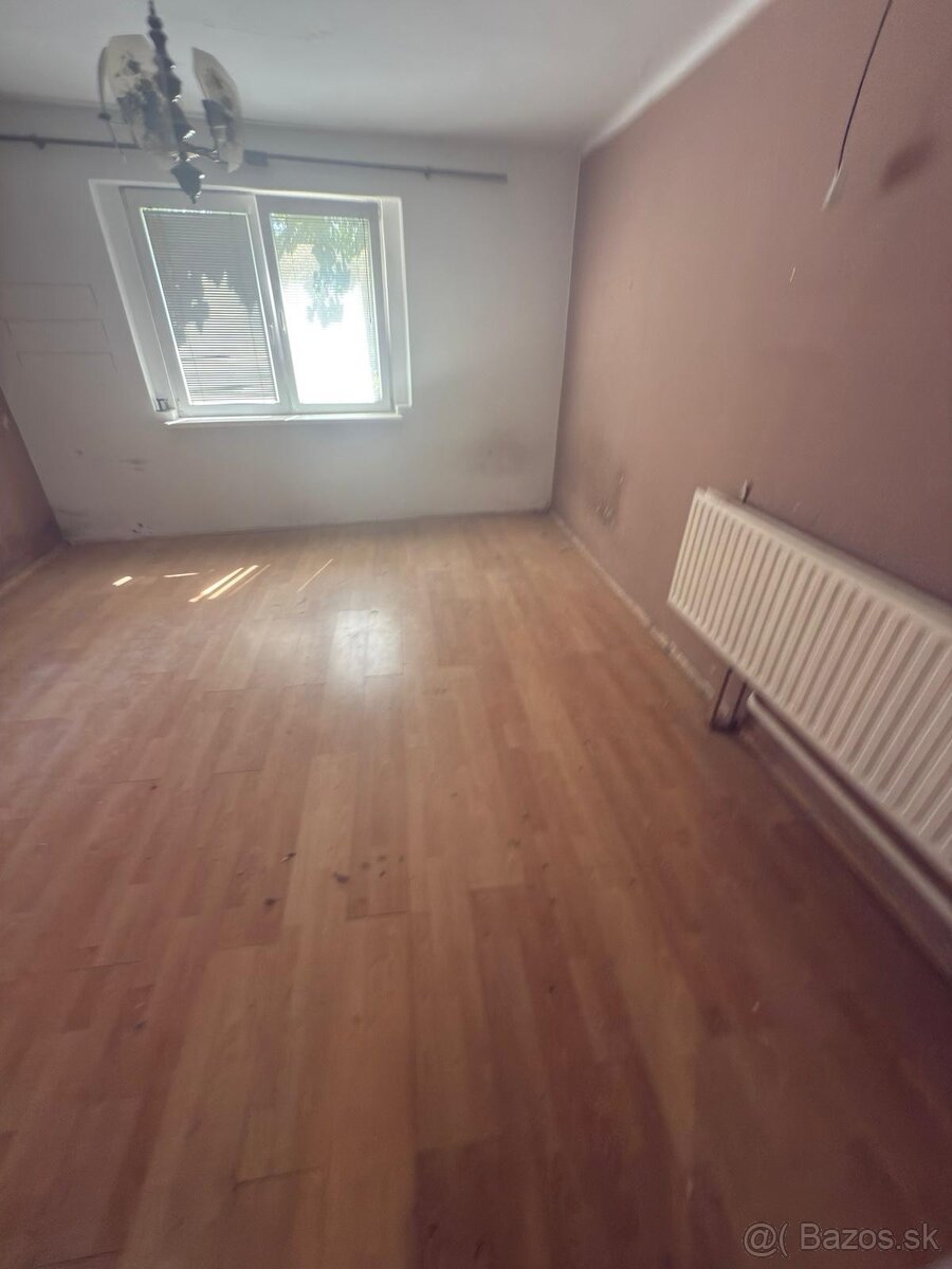 Na predaj – rodinný dom s veľkým pozemkom v Tešedíkove - 18