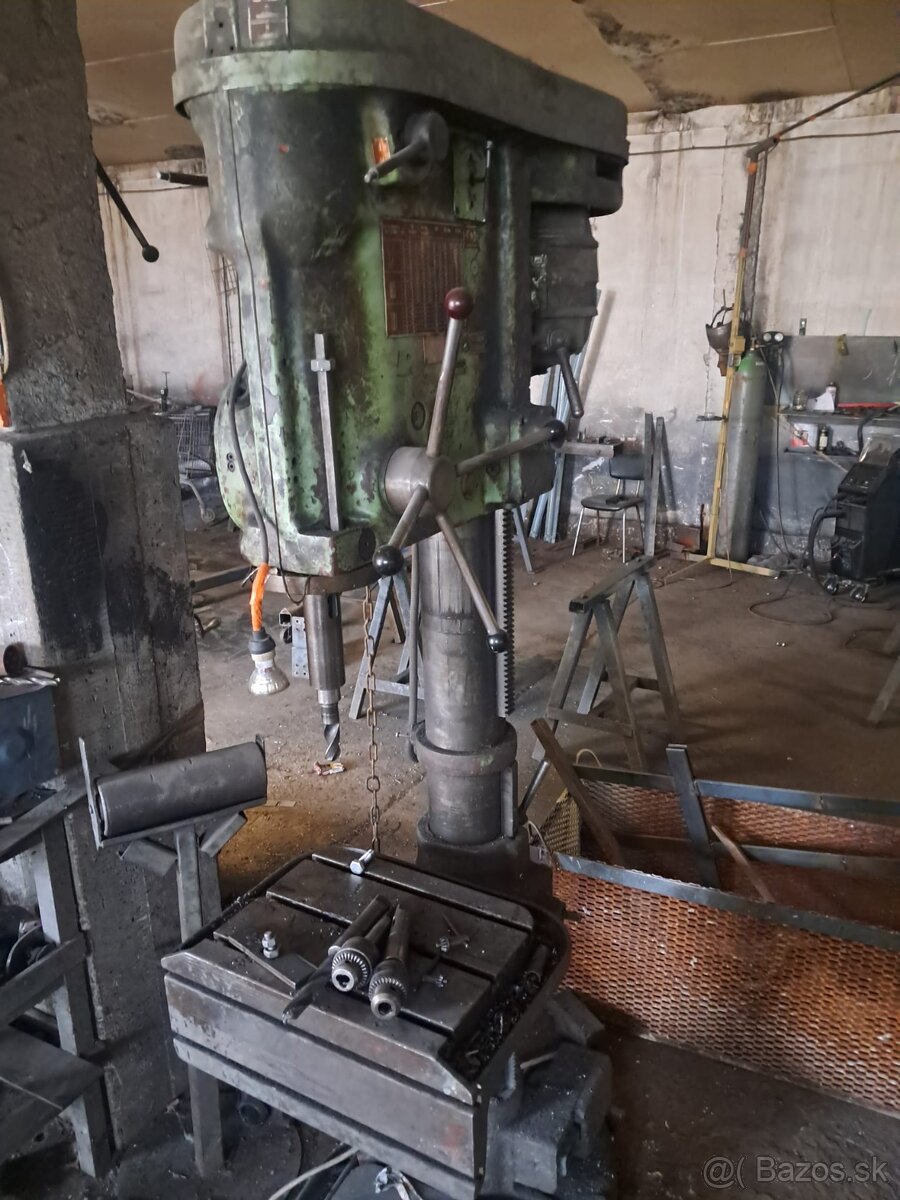 Zváračky, kovoobrábacie stroje, vysokozdvižný vozík - 18