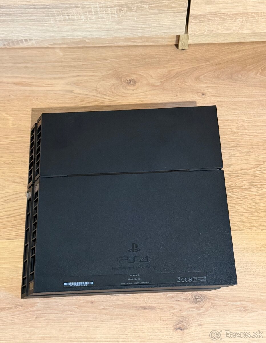 PS4 500GB , ovládače , hry , PS4 kamera , slúchadlá A ĎALŠIE - 18