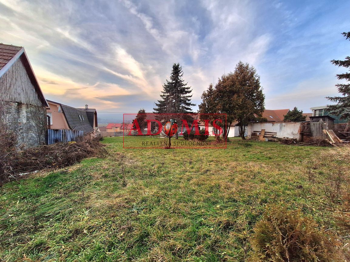 ADOMIS - predáme stavebný pozemok na rodinné domy 1573m2, No - 18