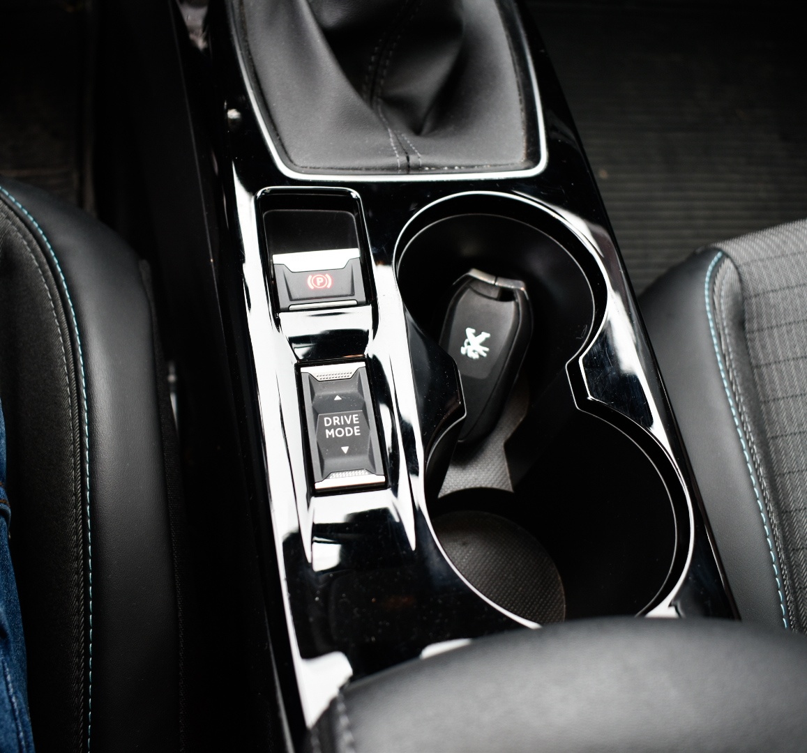 Peugeot 208 1.2 puretech ALLURE - 18