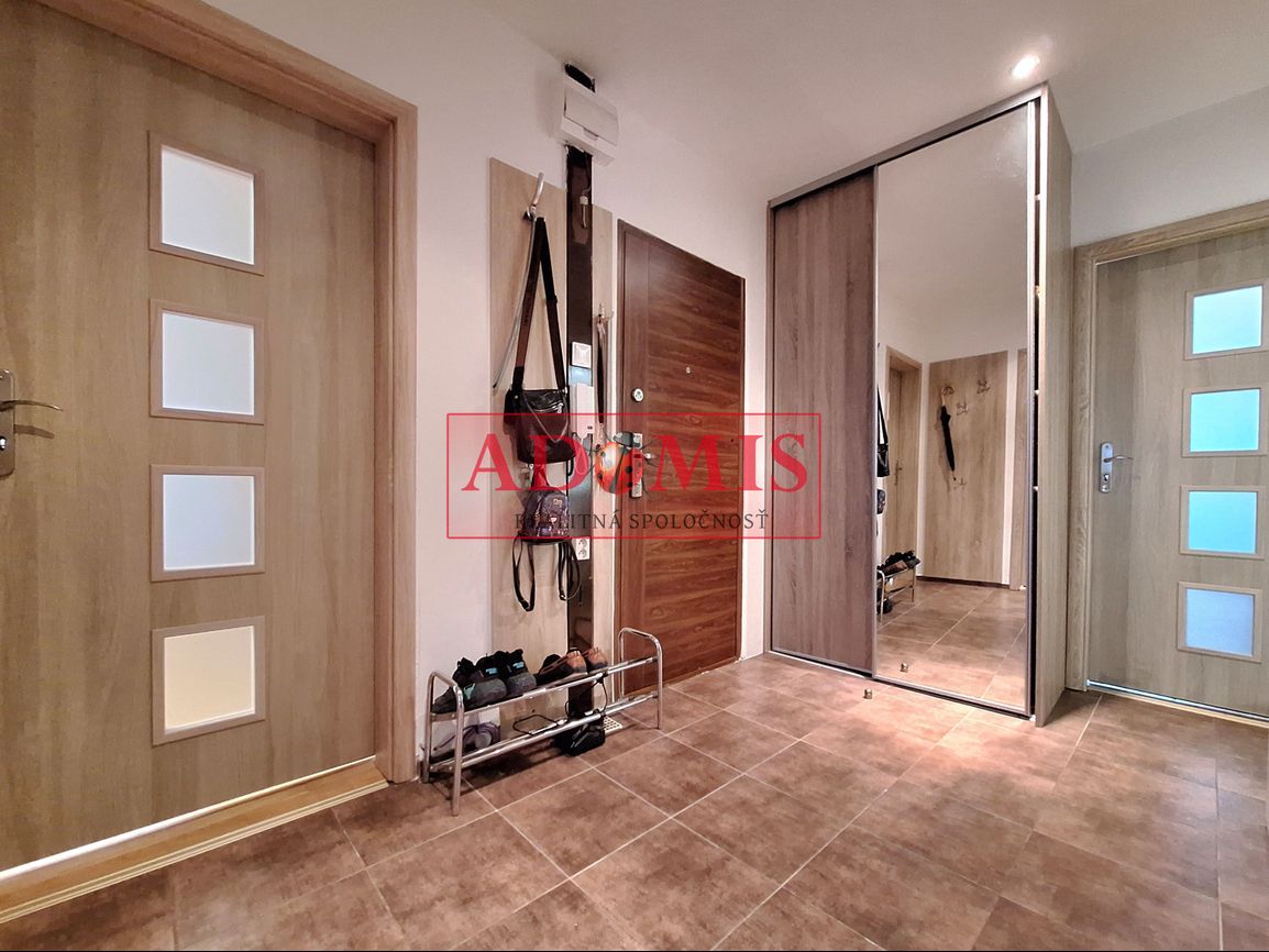 ADOMIS - predám 3izbový byt, loggia, 65m2, Bruselská ulica K - 18