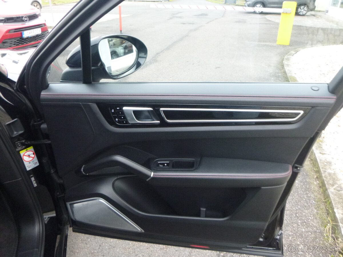 PORSCHE CAYENNE S 4X4 AT 2019 440 Ps - 18