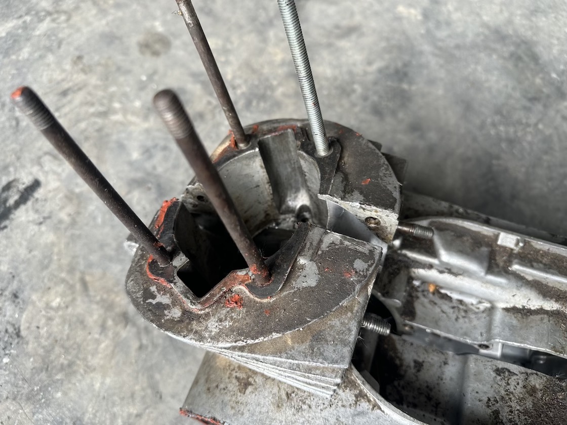 Predám DIELY motora ČZ 250/455 - 18